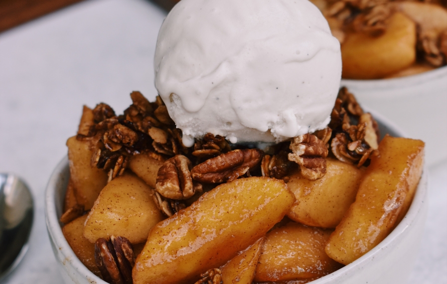 Naturally Vegan: Easy Stovetop Apple Crisp