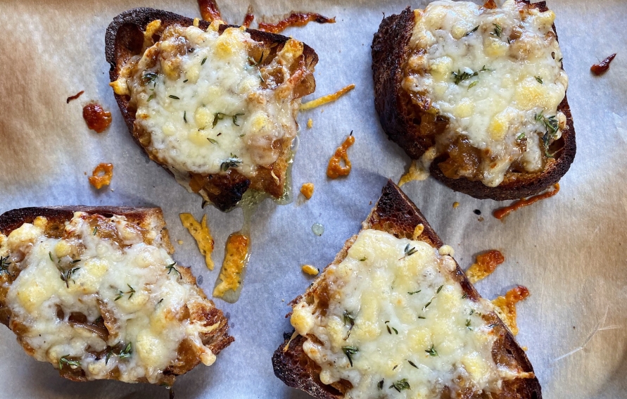 Cheesy French Onion Toasts